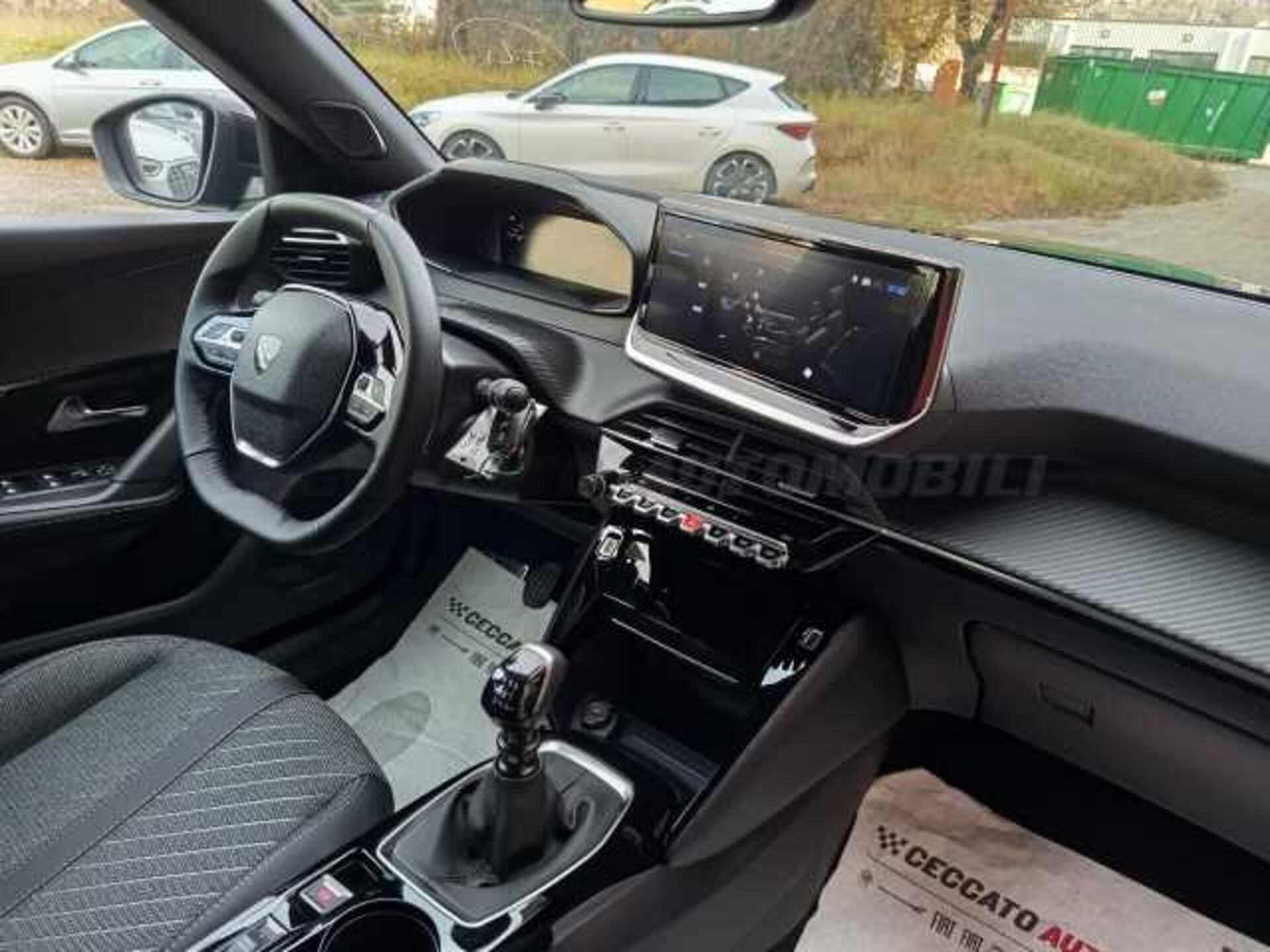 Peugeot 2008 1.2l - black