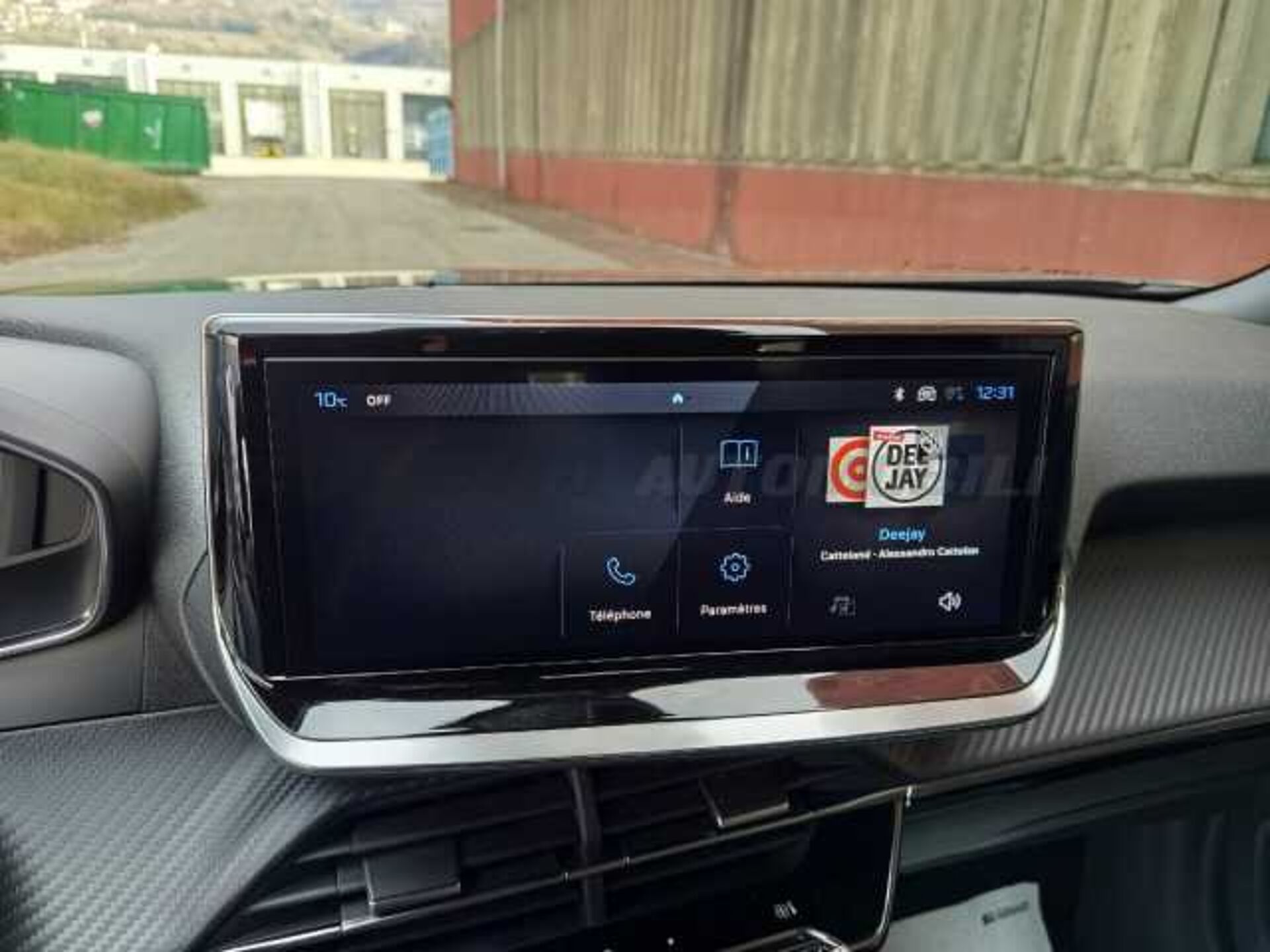 Peugeot 2008 1.2l - black