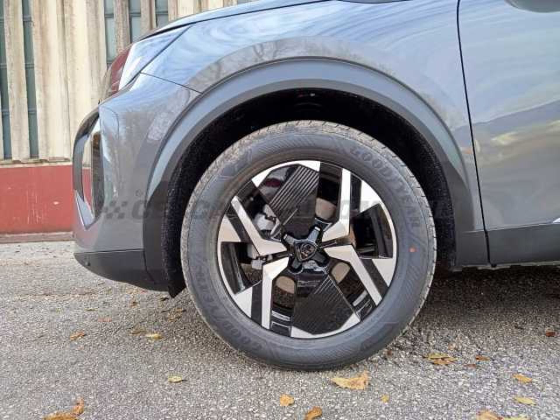 Peugeot 2008 1.2l - grey