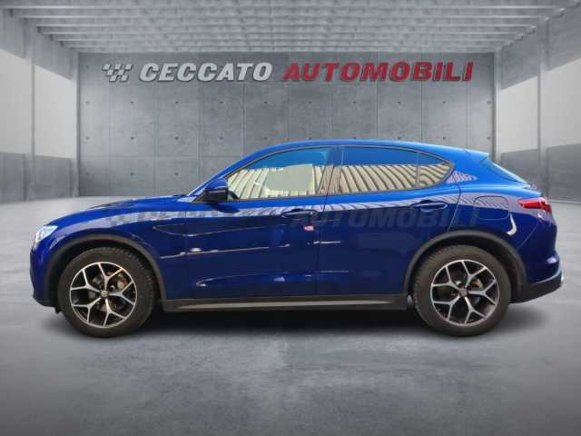 Alfa Romeo Stelvio 2.1l - blue