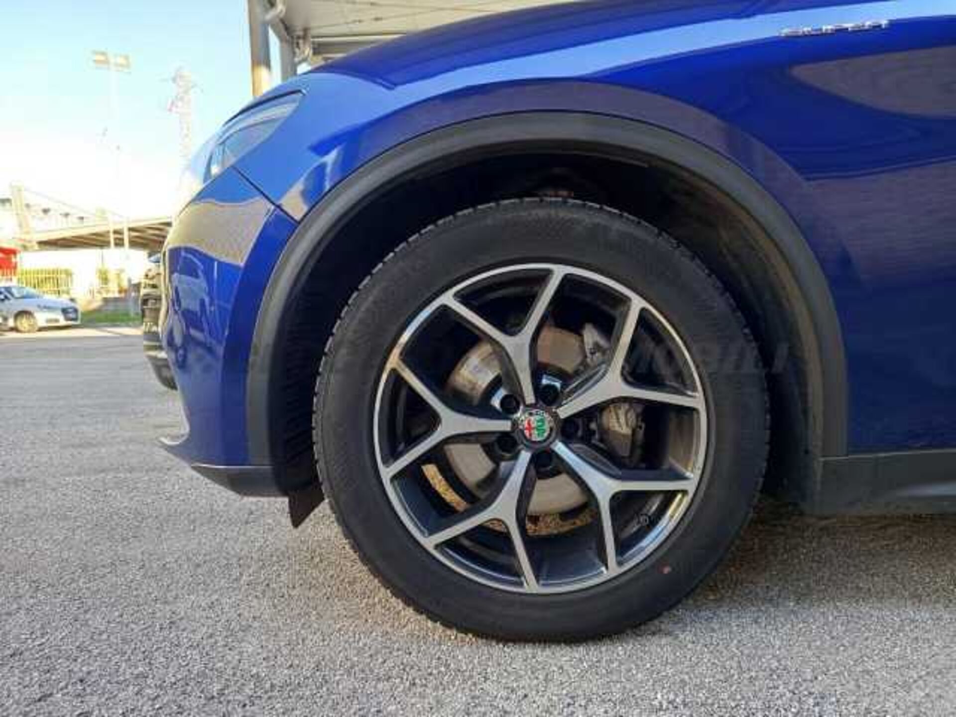 Alfa Romeo Stelvio 2.1l - blue