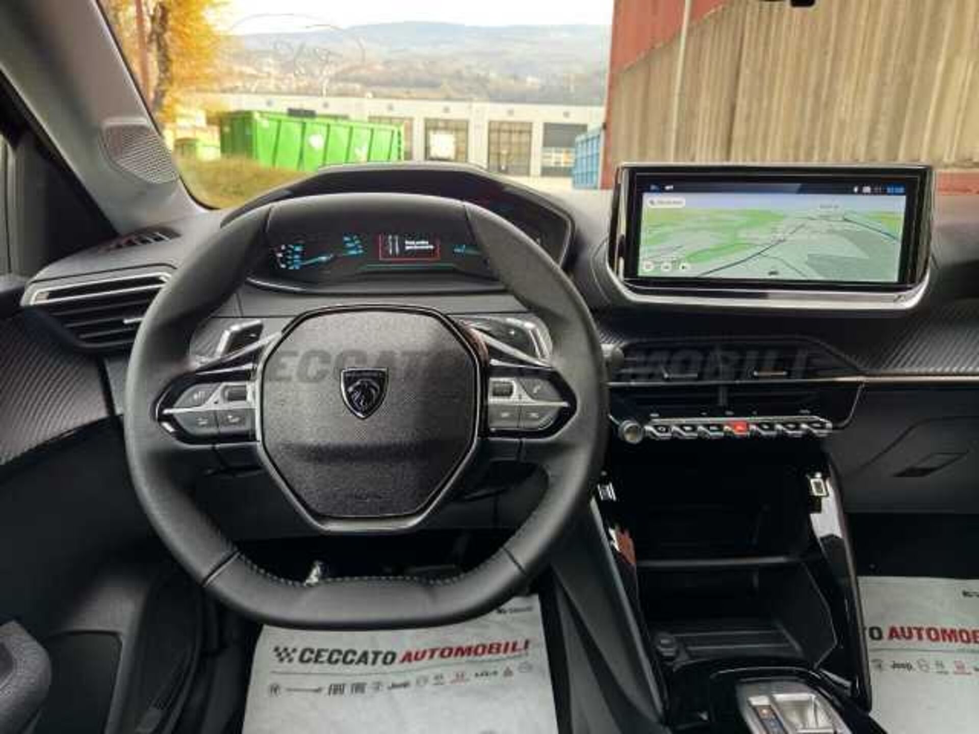 Peugeot 208 1.2l - black