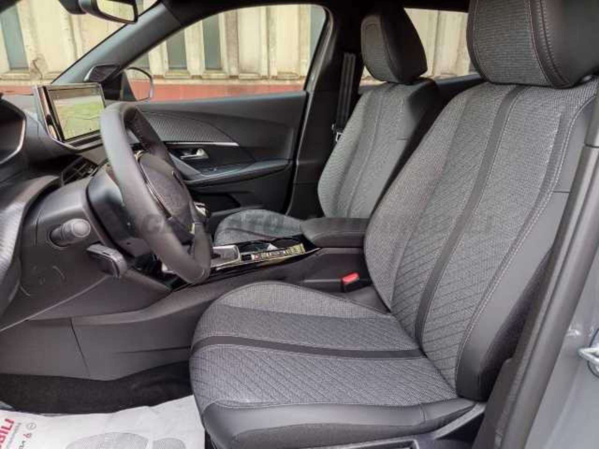 Peugeot 2008 1.2l - grey