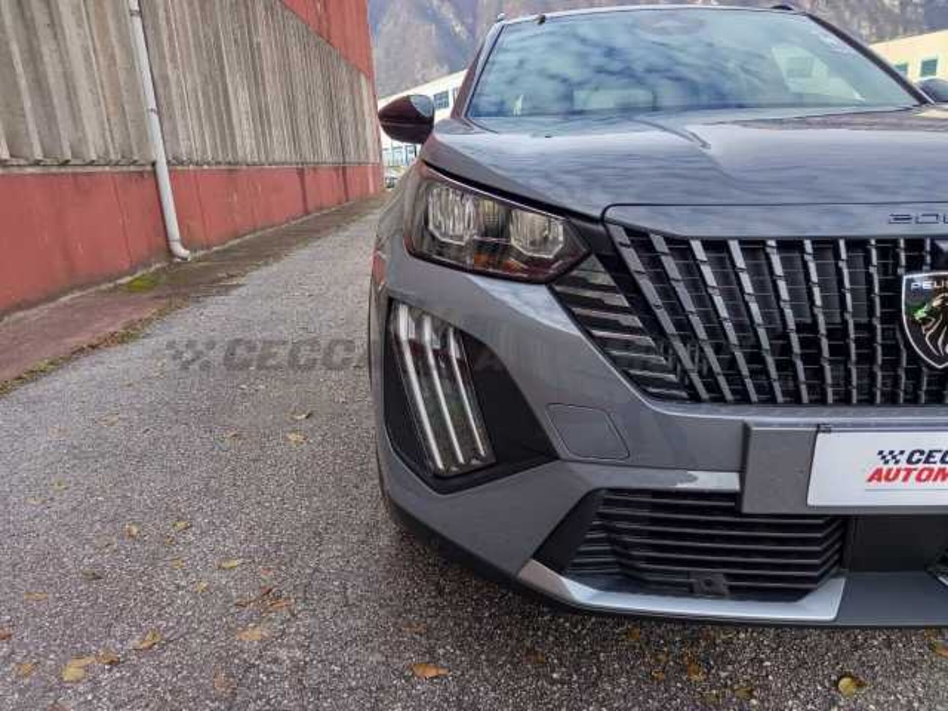 Peugeot 2008 1.2l - grey