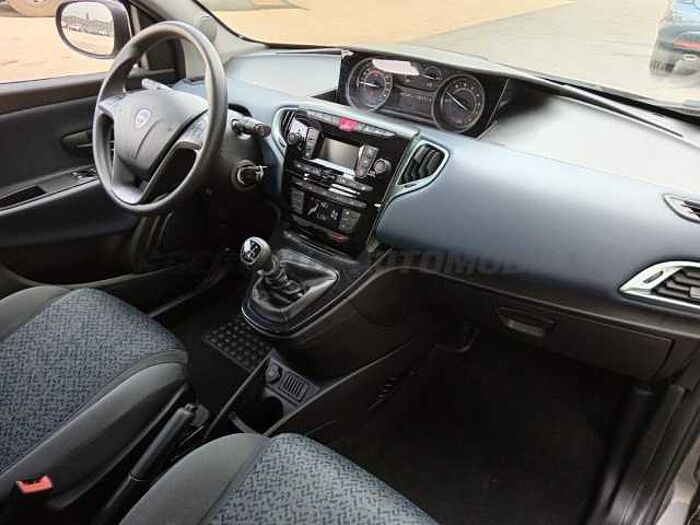 Lancia Ypsilon 1l