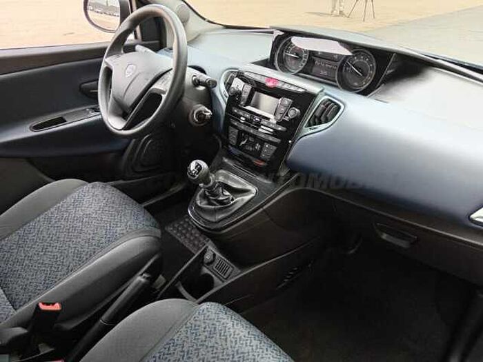 Lancia Ypsilon 1l