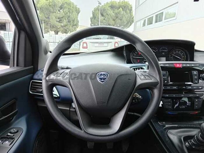 Lancia Ypsilon 1l
