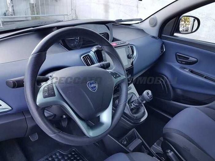 Lancia Ypsilon 1l