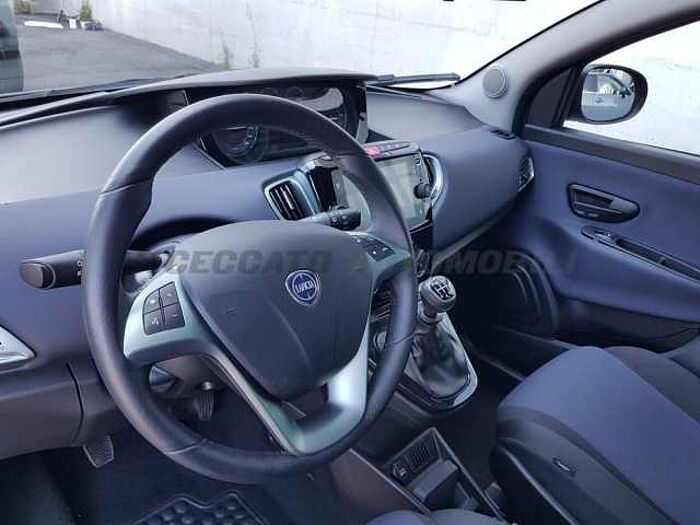 Lancia Ypsilon 1l