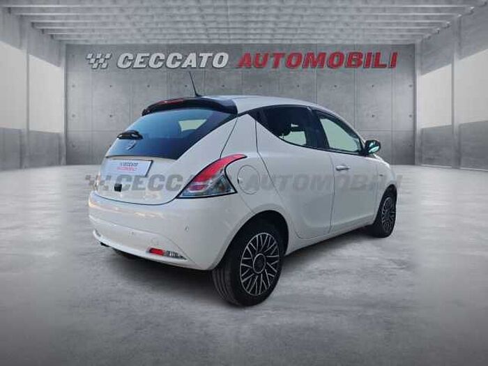 Lancia Ypsilon 1l