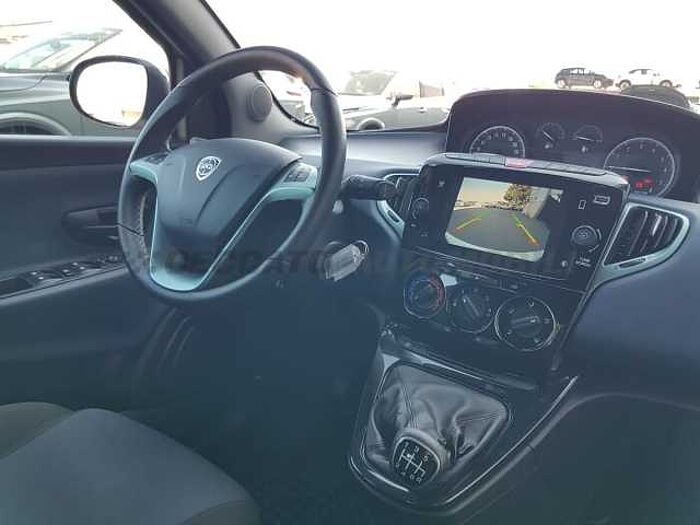 Lancia Ypsilon 1l