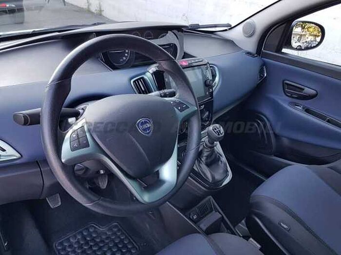 Lancia Ypsilon 1l
