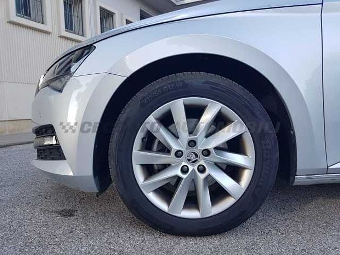 SKODA Superb 2l