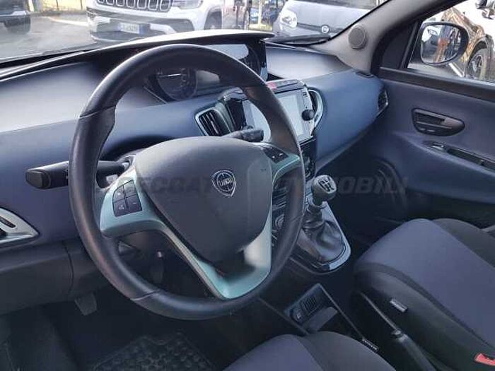 Lancia Ypsilon 1l