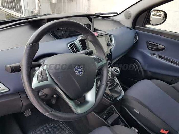 Lancia Ypsilon 1l